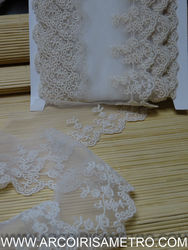 EMBROIDERED TULLE LACE EDGING