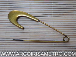 OLD GOLD SHAWL SAFETY PIN 